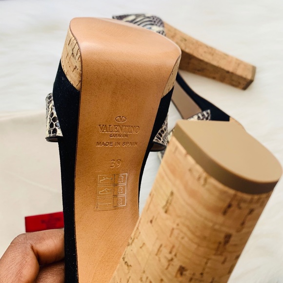 Valentino Garavani Cork-Heel Snake-Skin Sandals - Picture 5 of 8